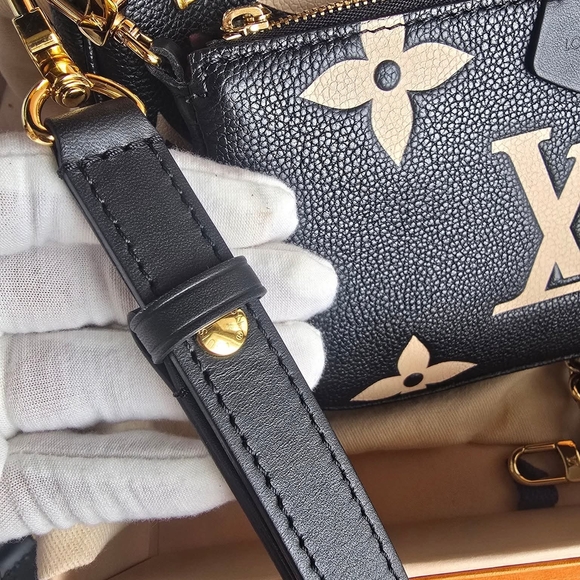 Louis Vuitton Mulitpouchette Black and White Limited Edition - Picture 7 of 16